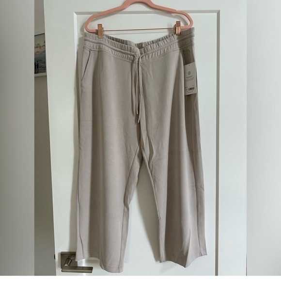 NWOT Athleta Seasoft Straight Crop Pants size XL regular length in Abalone white - Picture 4 of 11